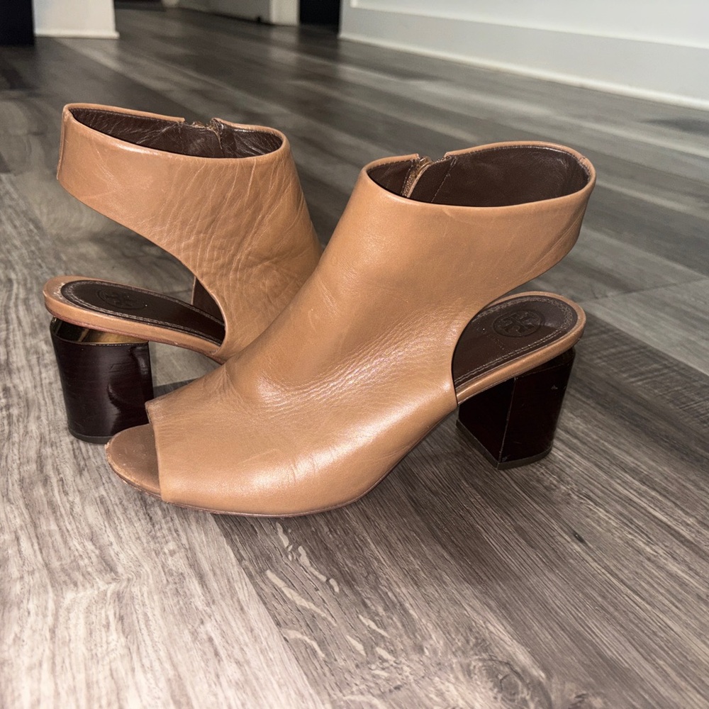 Tory Burch 9M Tan Leather Peep Toe Ankle Bootie Heels